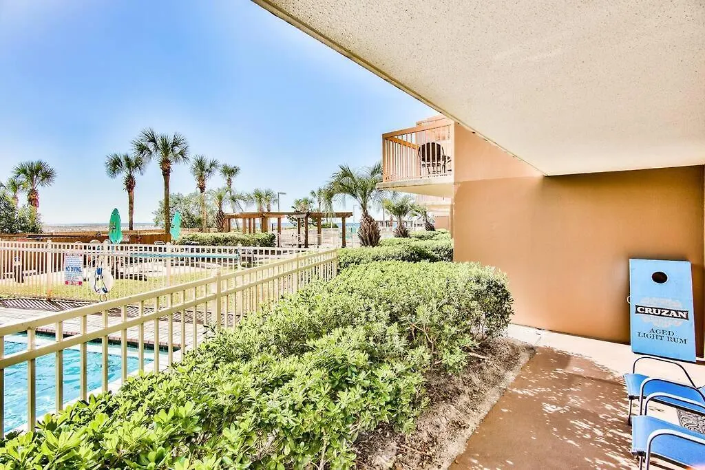 Daire Pelican Resort-walkout Unit-on The