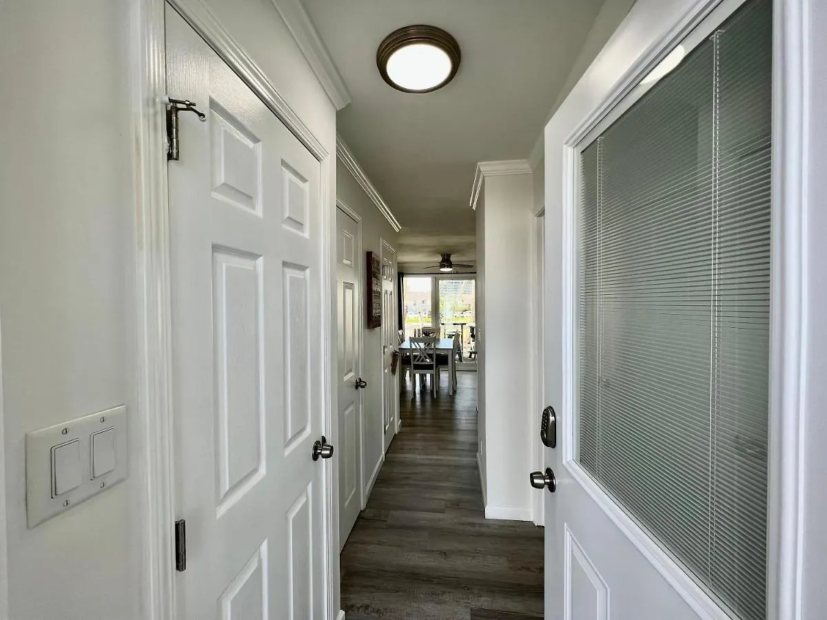 Sandpiper Cove 1006 *