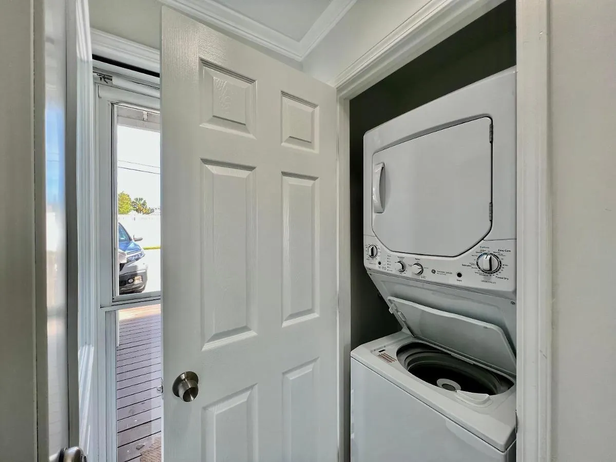 Sandpiper Cove 1006 *