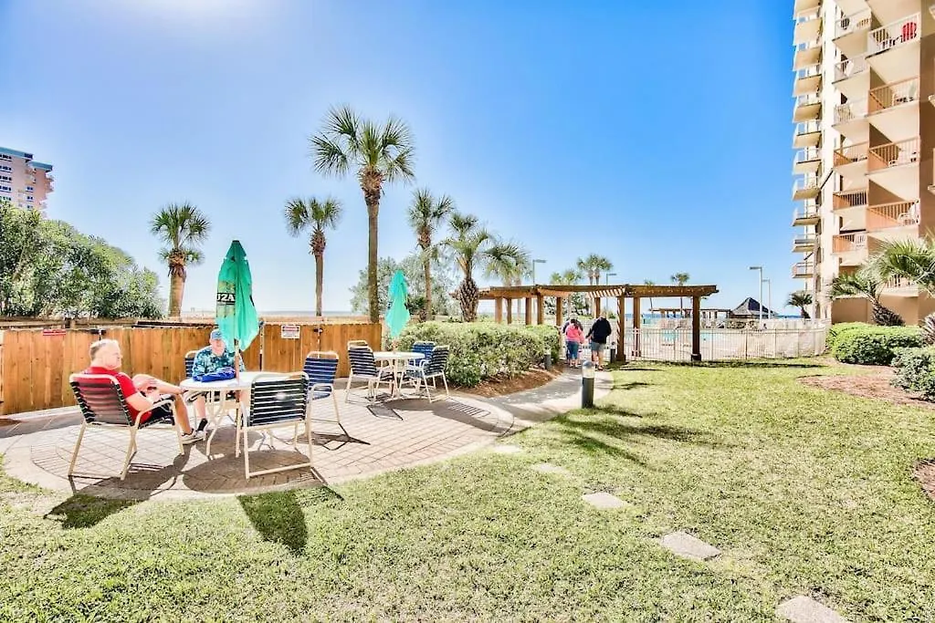 Daire Pelican Resort-walkout Unit-on The