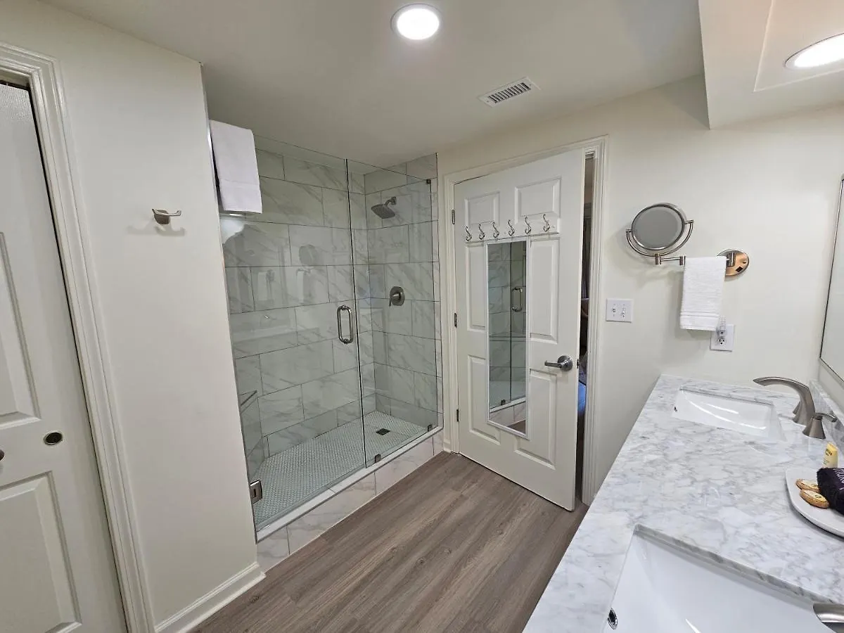 Luxurious Beachfront Stunning 7th Floor Views And Tram At Westwinds In Sandestin Holiday home