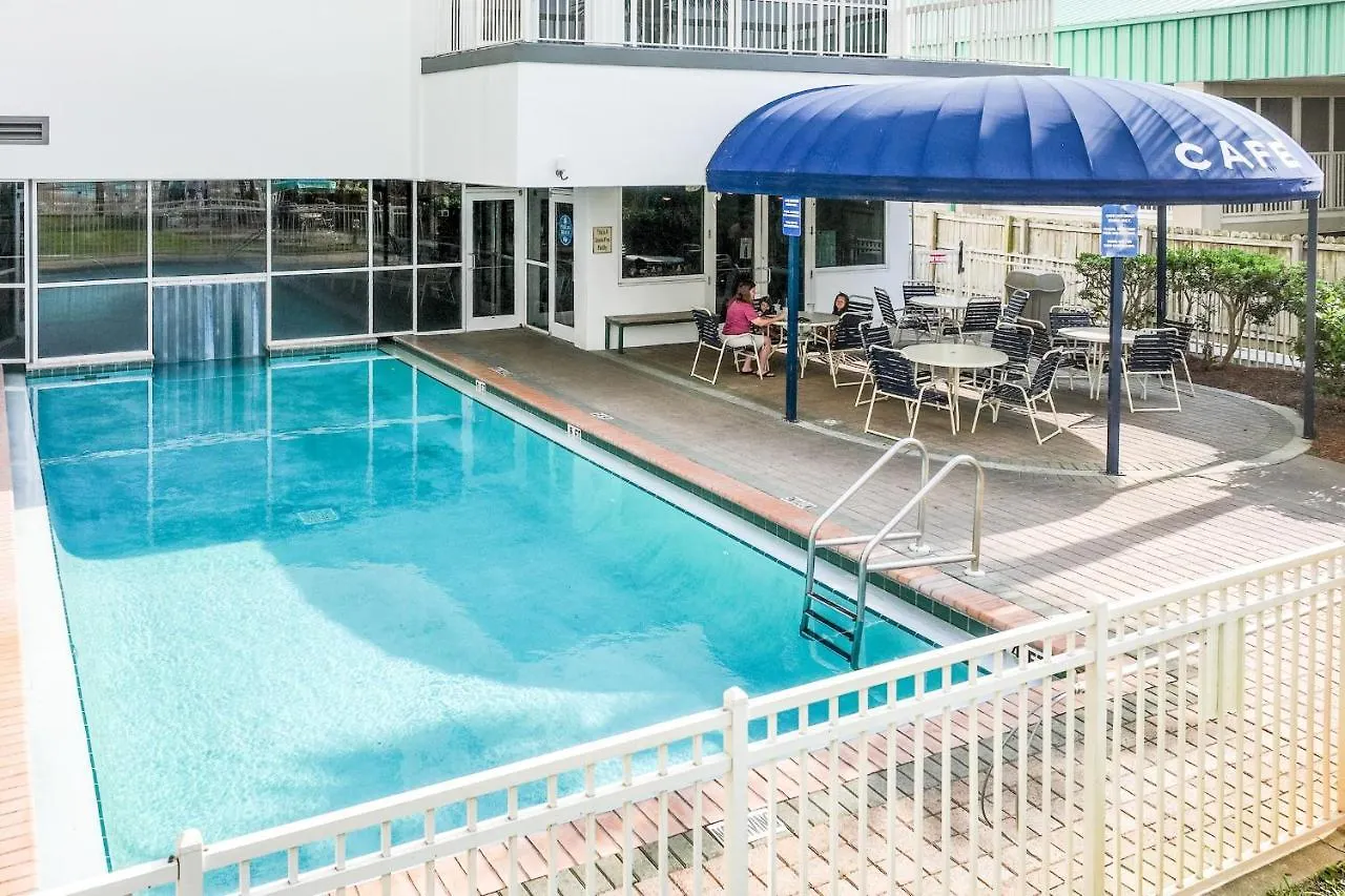 Amazing In With Outdoor Swimming Pool And 2 Bedrooms *