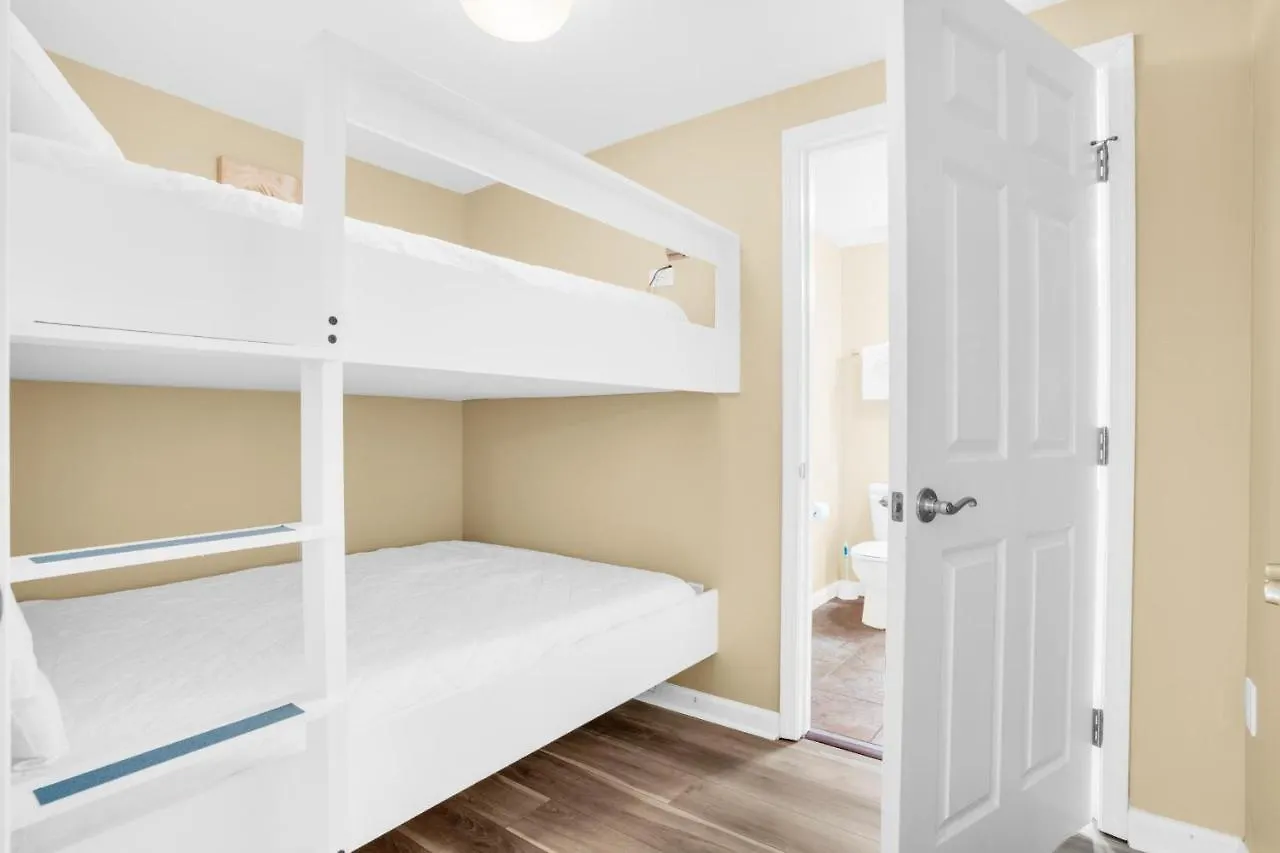 Palms #2210 Jr 2br