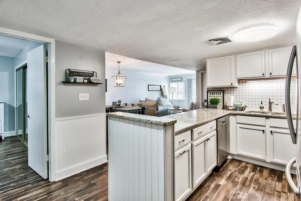 Surf And Racquet Unit 211 Holiday home Destin
