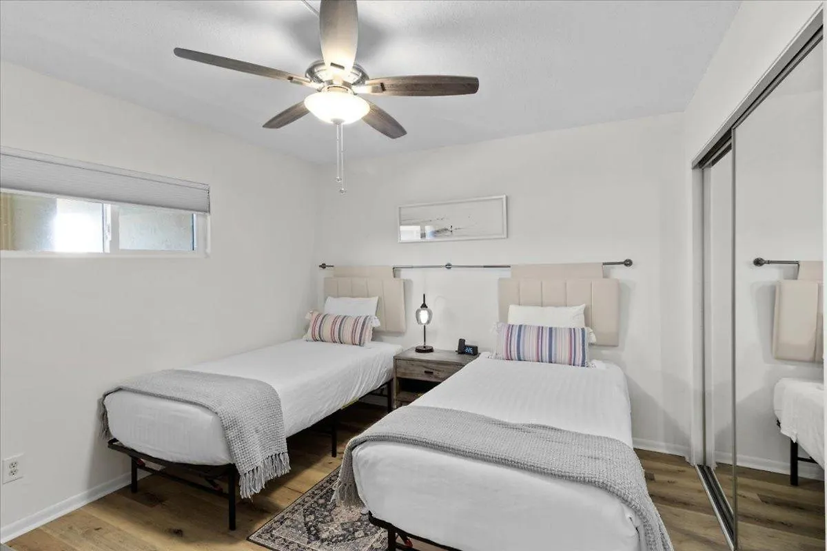 Surf And Racquet Unit 611 Destin