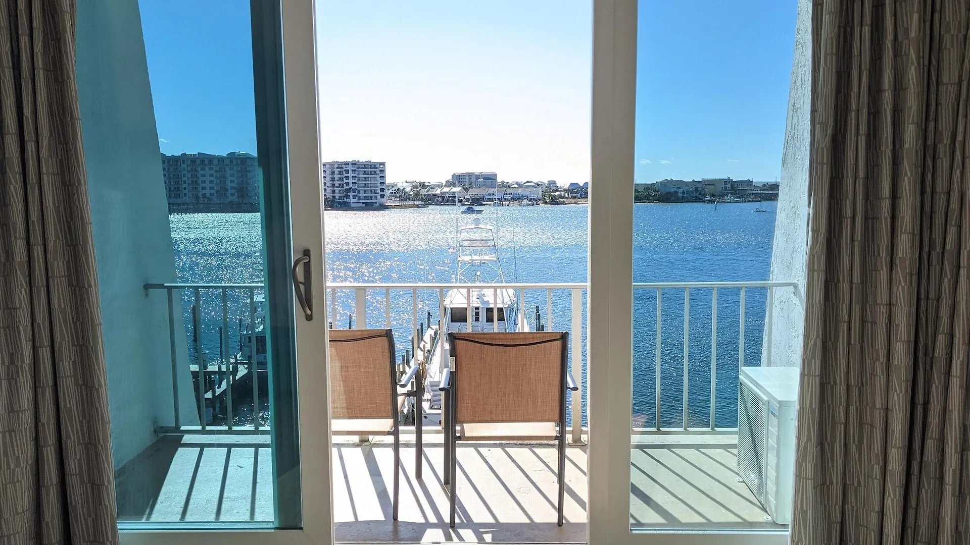 On Harbor, Ascend Collection Hotel