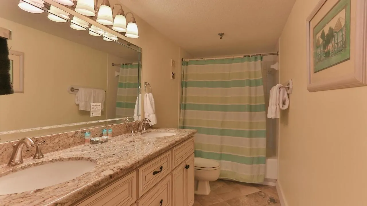 On The Gulf 302 - Perfect Location For A Family Getaway Holiday home