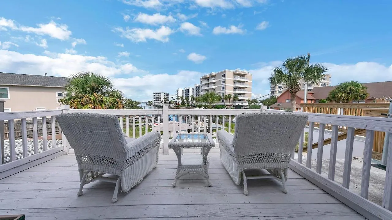 Holiday home Red Hot Retreat - Updated Isle Townhome On The Harbor Destin