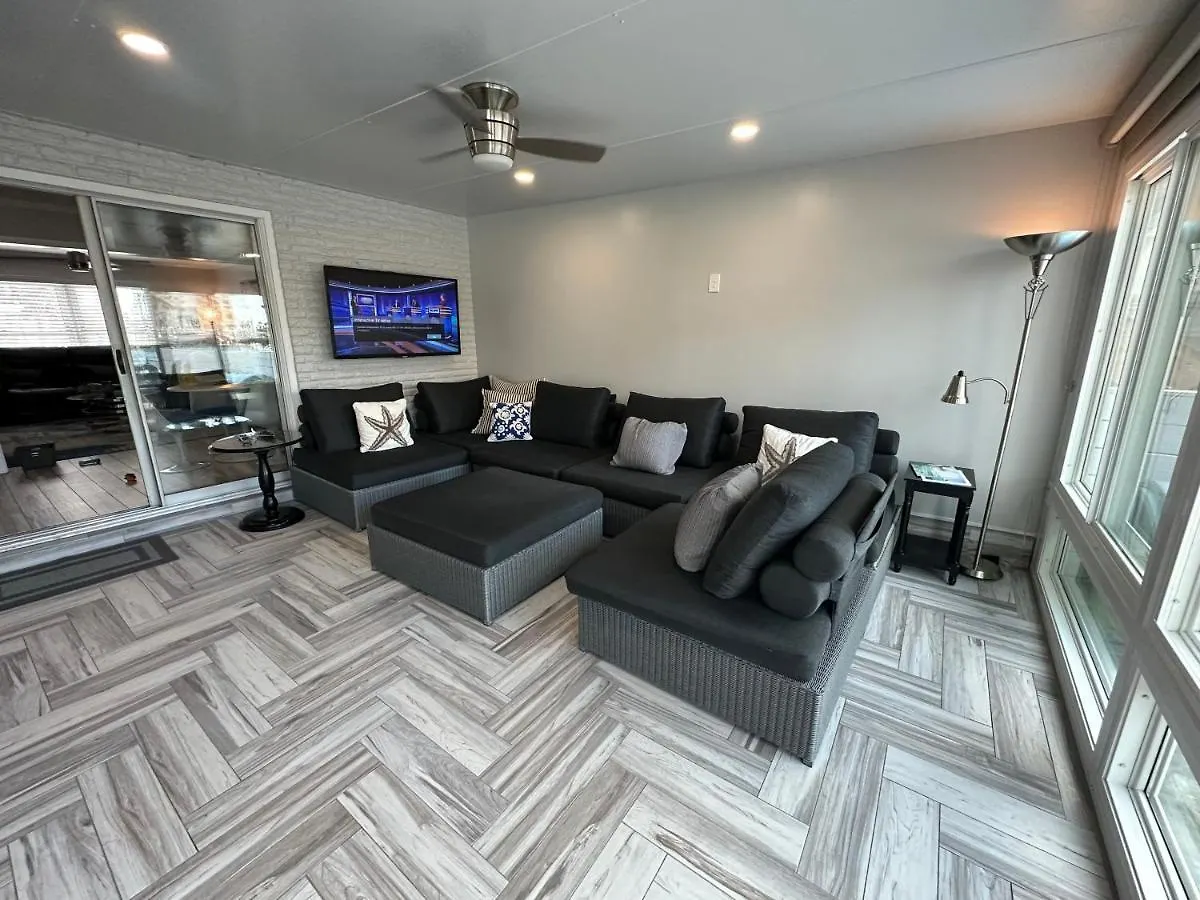Red Hot Retreat - Updated Isle Townhome On The Harbor Holiday home Destin