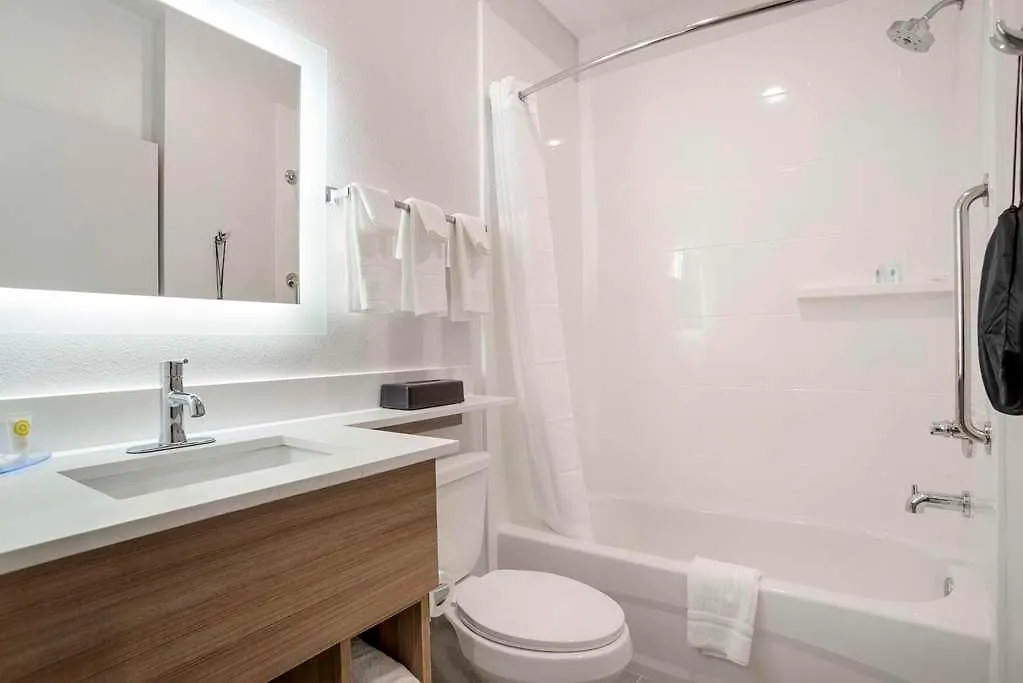 Hotel Comfort & Destin Near Henderson *