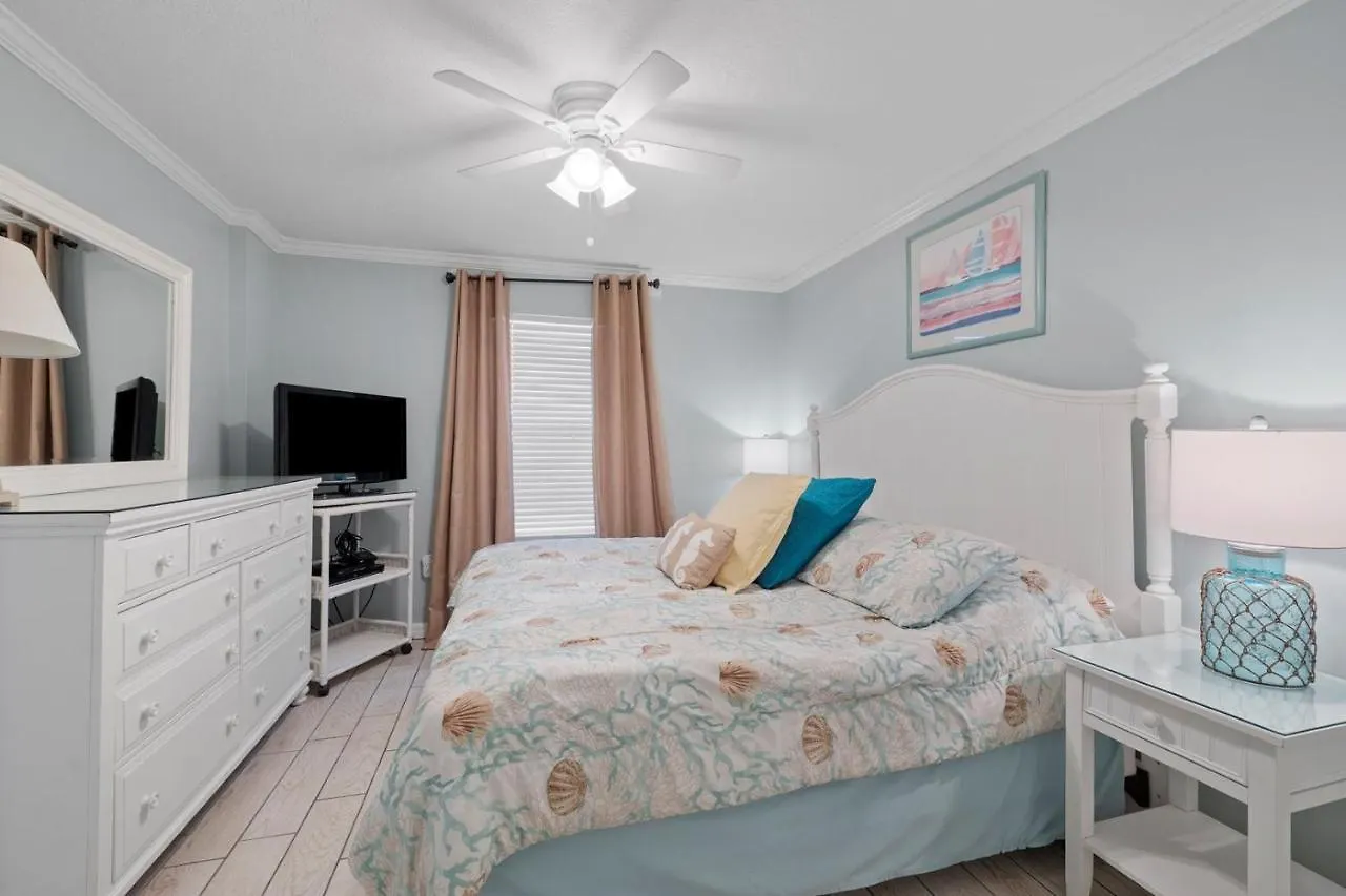 Pelican 2009 Apartment Destin
