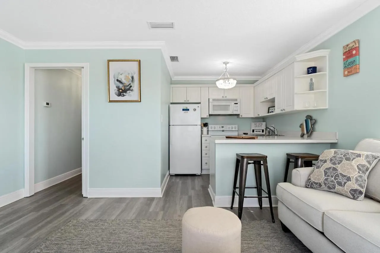 Summer Breeze 101 Holiday home
