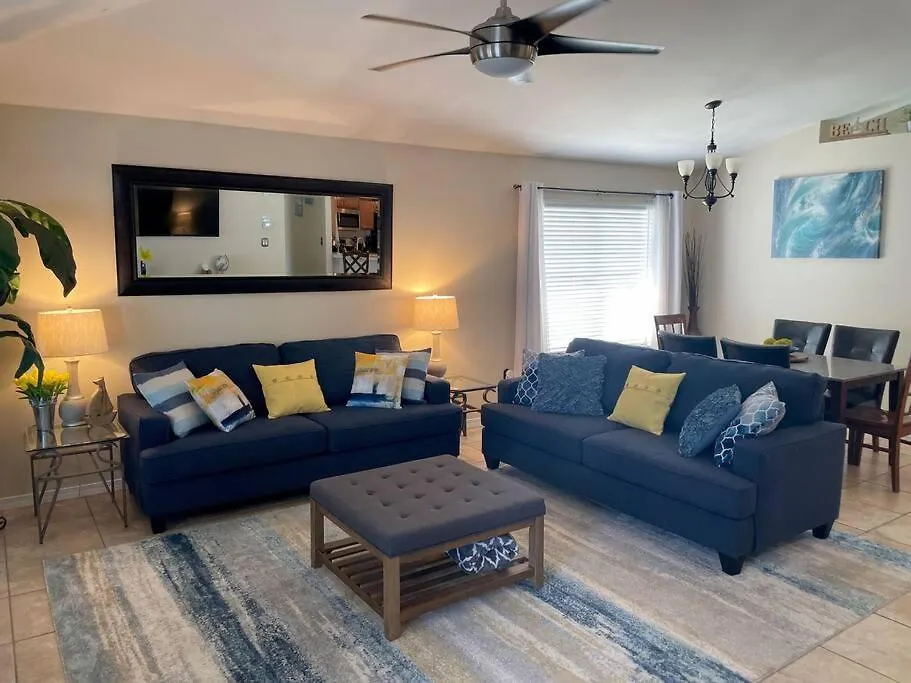 Miramar Walk To Pet Friendly *