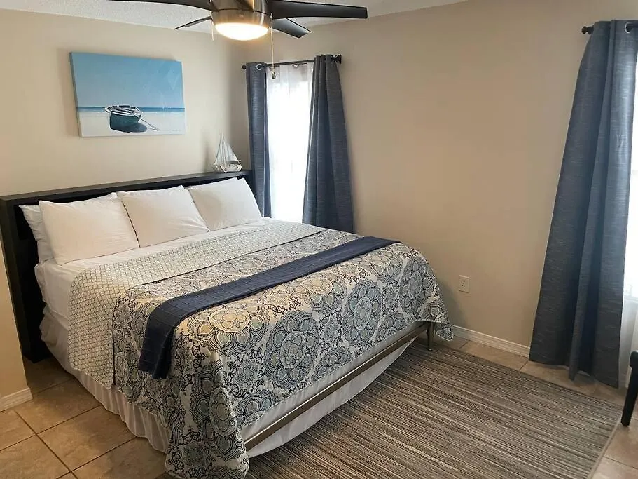 Miramar Walk To Pet Friendly *