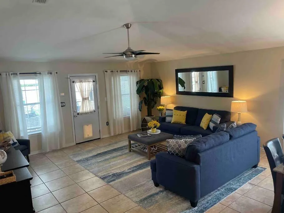Holiday home Miramar Walk To Pet Friendly