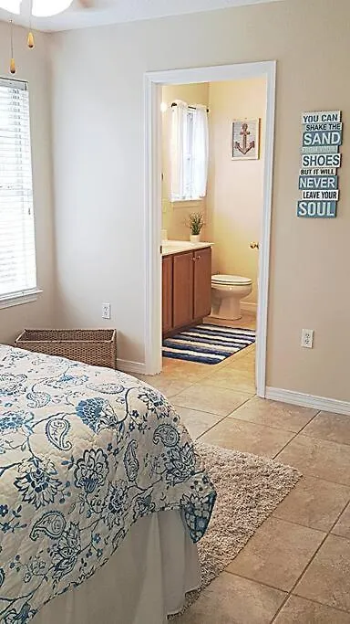 Miramar Walk To Pet Friendly Holiday home Destin
