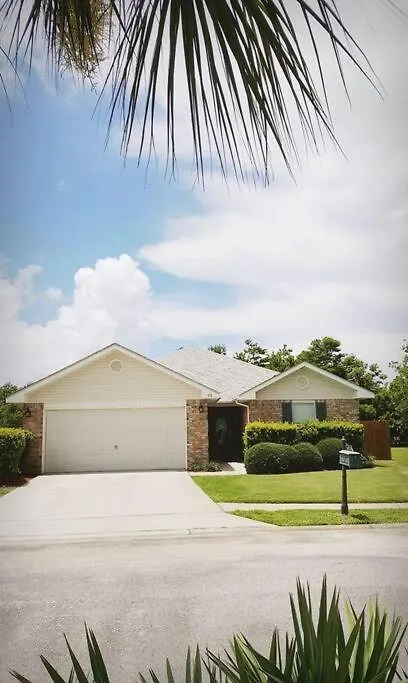Miramar Walk To Pet Friendly Holiday home Destin