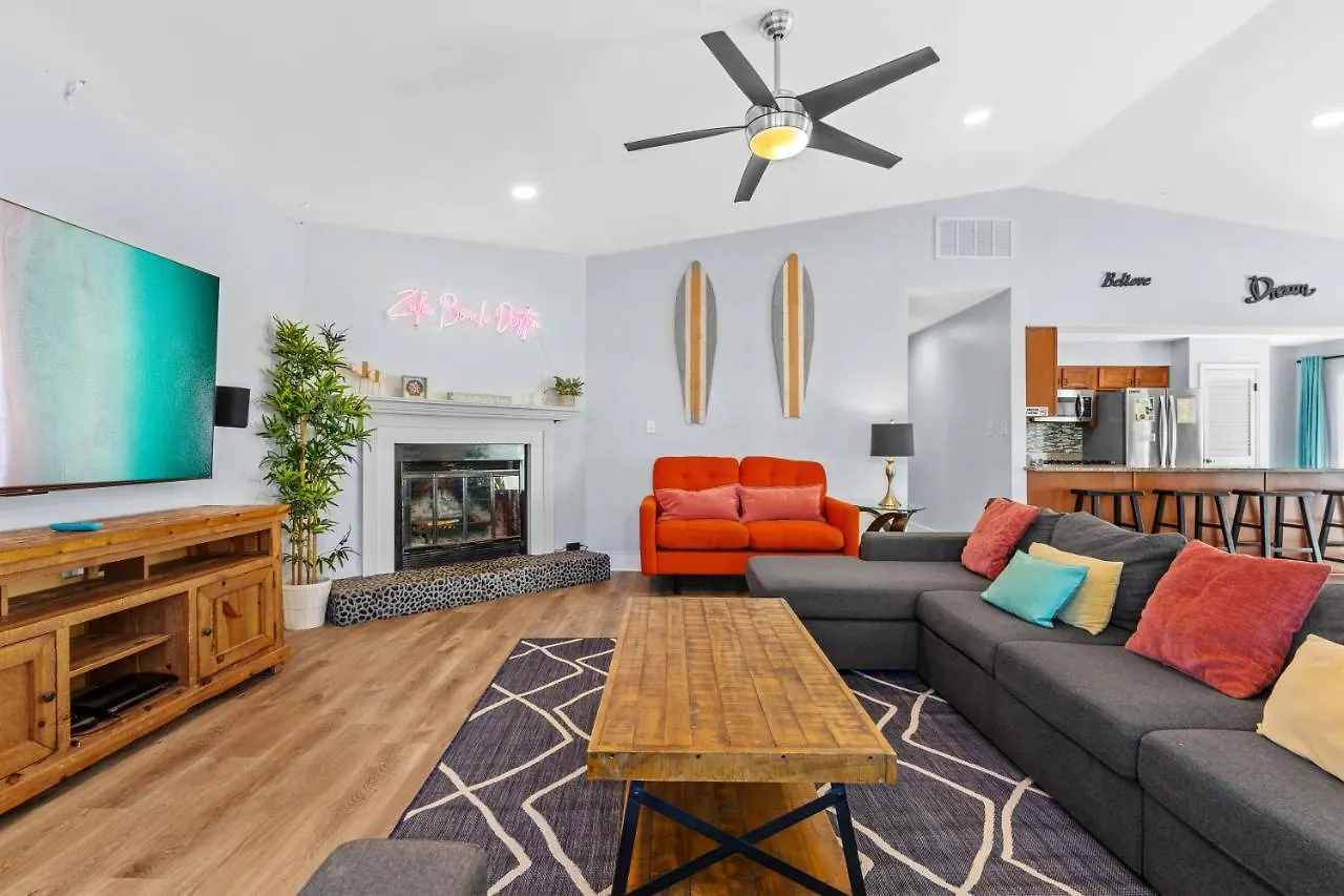 Zula Retreat: Pet-friendly Oasis With Pool, Steps From Shore