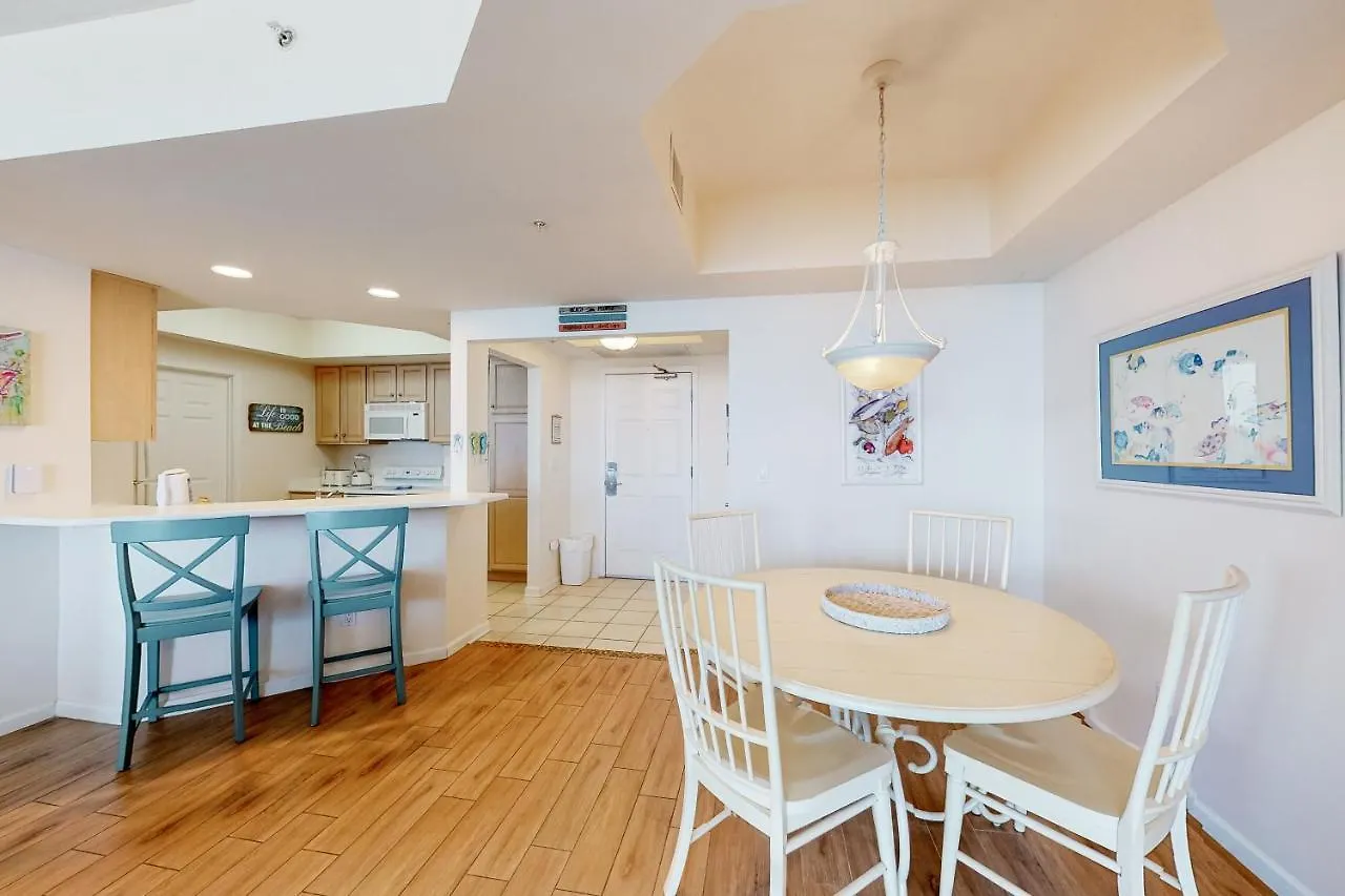 Silver Towers E1505 Apartment