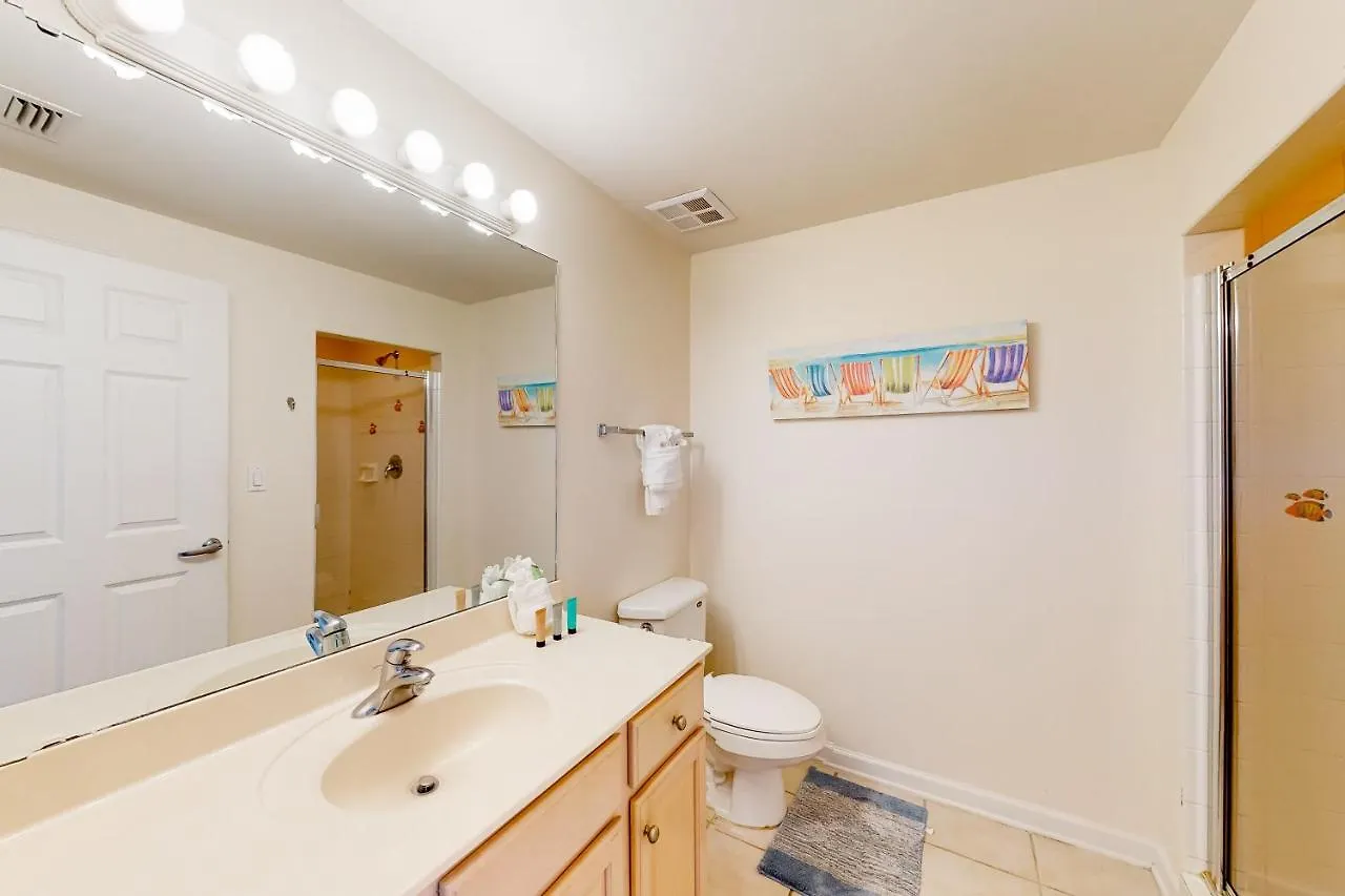 Silver Towers E1505 Apartment