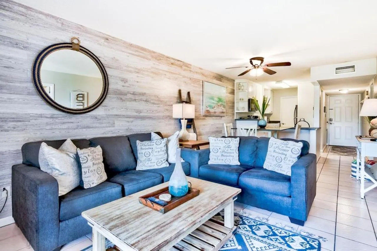 Tradewinds 4 Apartment *