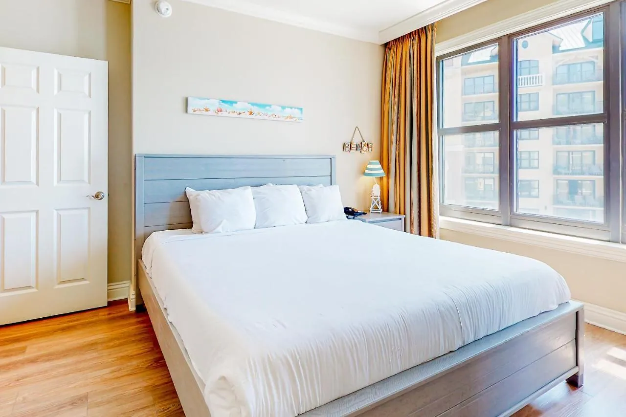 Emerald Grande W1021 Apartment *