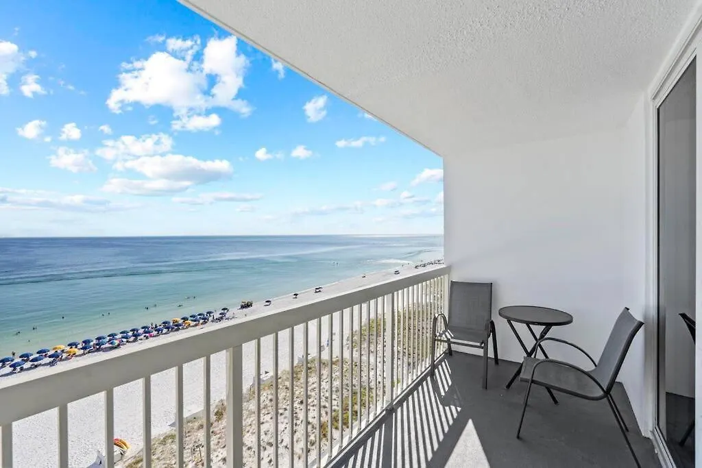 Beachfront At Pelican Apartment