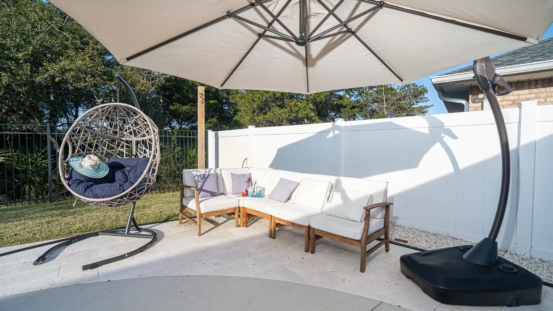 Heated Pool And Golf Cart, Walk To Beach! Best Deal!