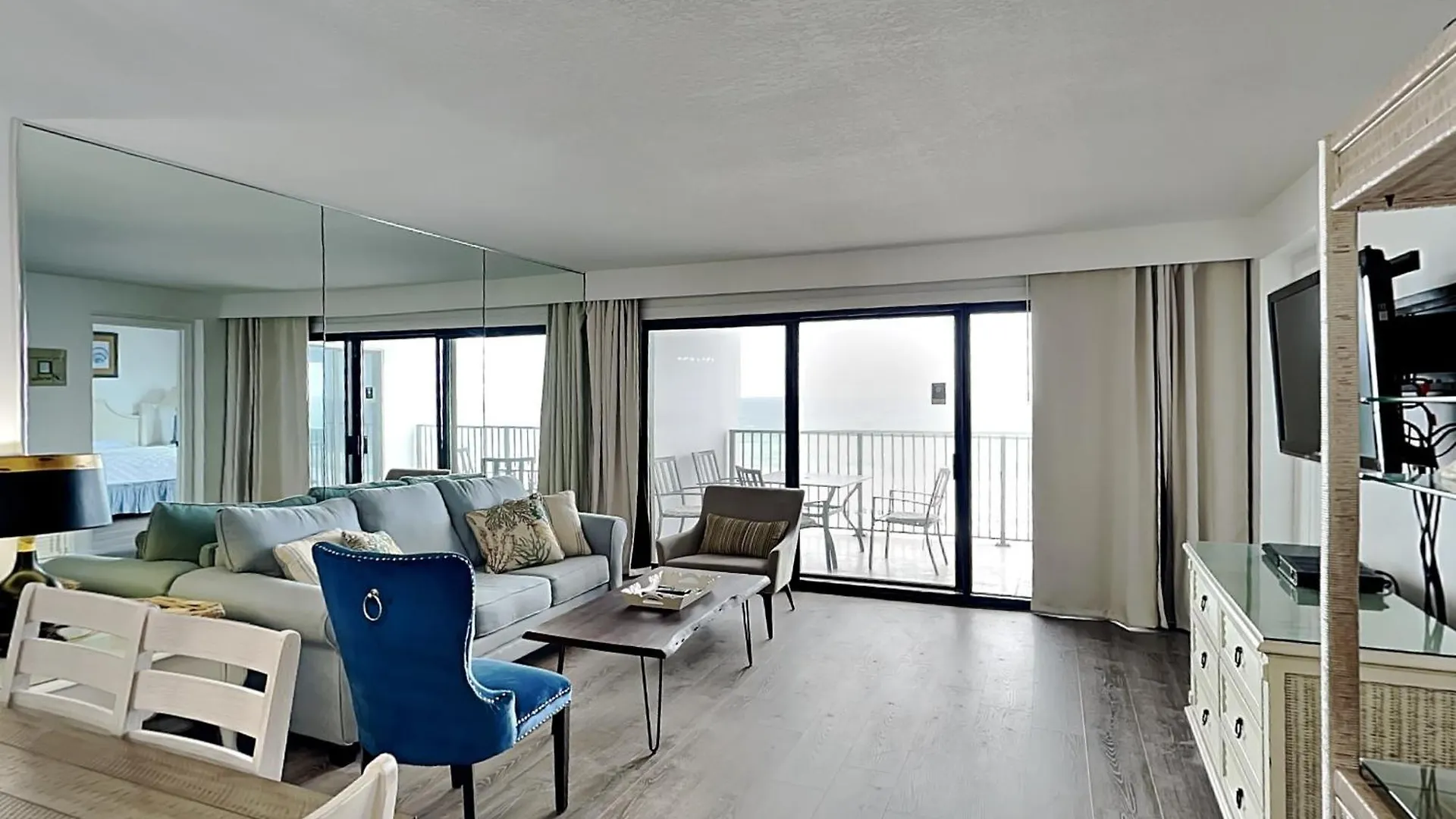 Apartment Emerald Towers 505 *