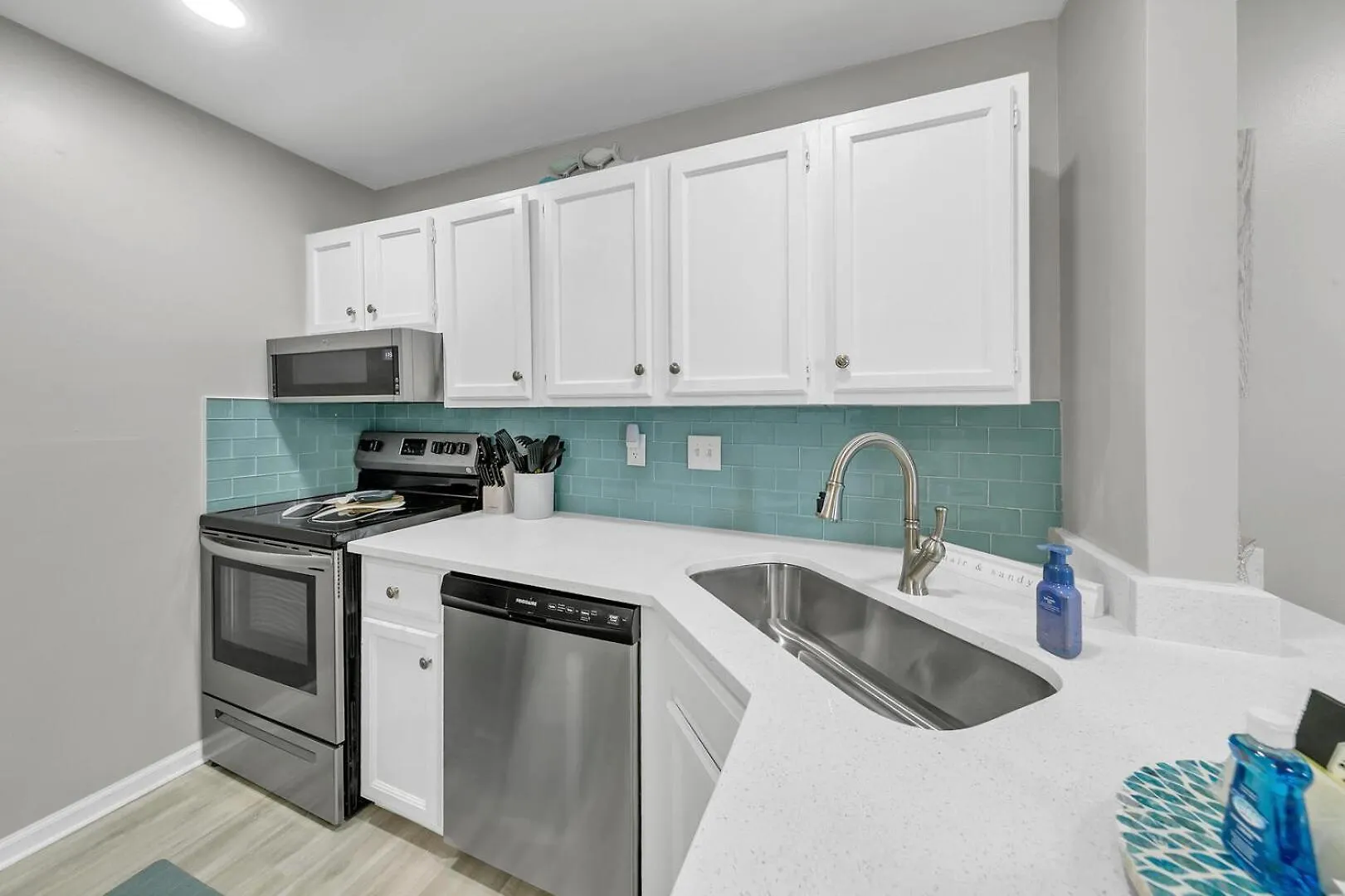 Newly Remodeled In Sandpiper Cove Now With Free Service And Pet Friendly *
