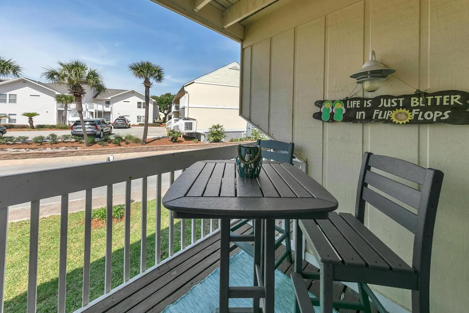 Newly Remodeled In Sandpiper Cove Now With Free Service And Pet Friendly Holiday home