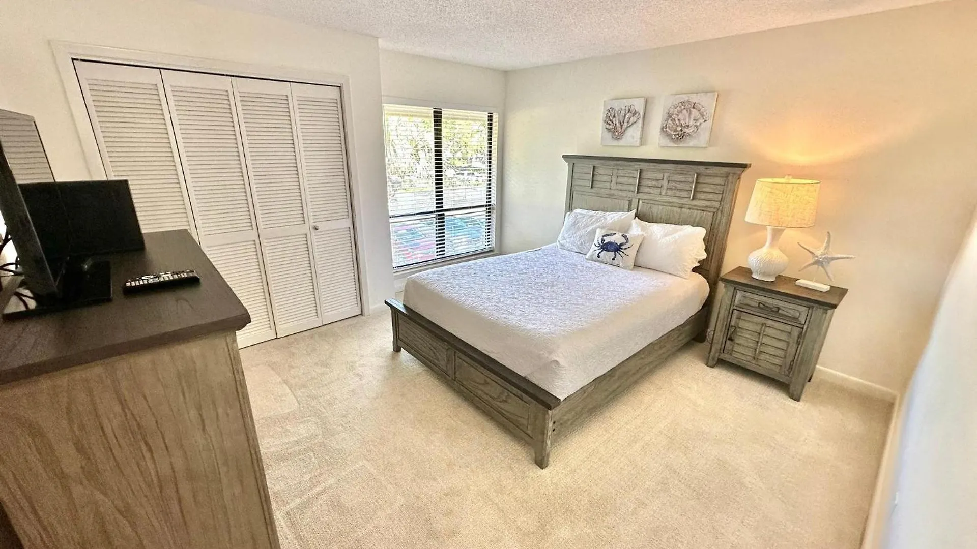 912 Harbour Point Villa