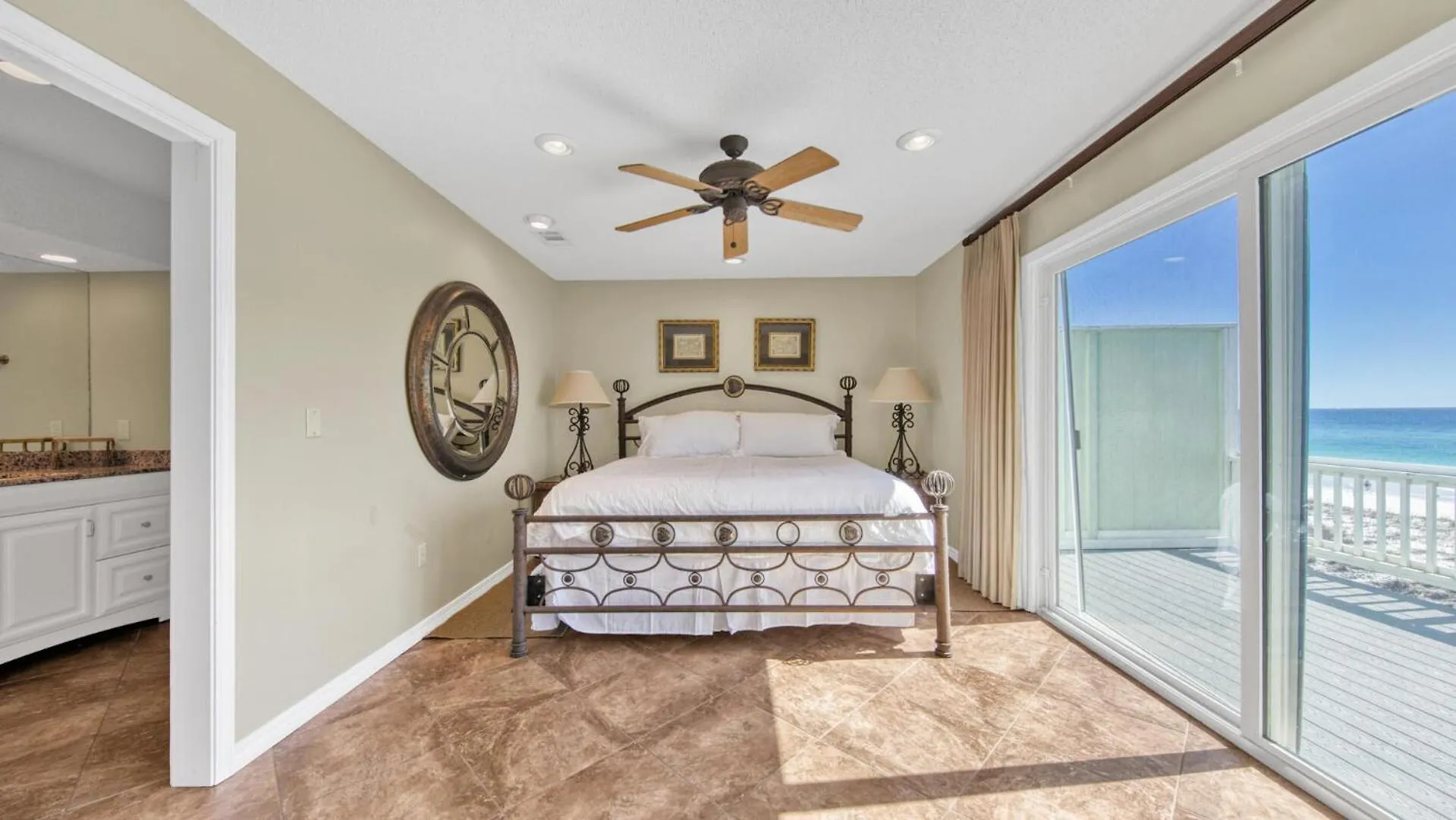 Vakantiehuis Southbay By The Gulf 124 A Beach Front 3 Bedroom Townhome In