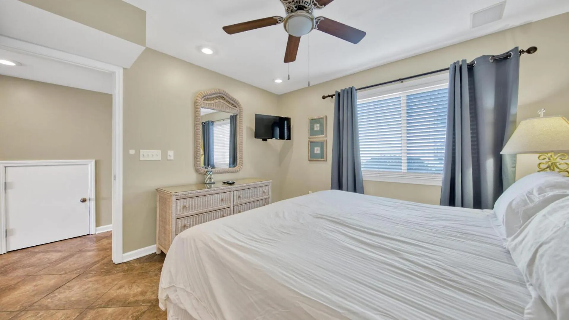 Vakantiehuis Southbay By The Gulf 124 A Beach Front 3 Bedroom Townhome In *
