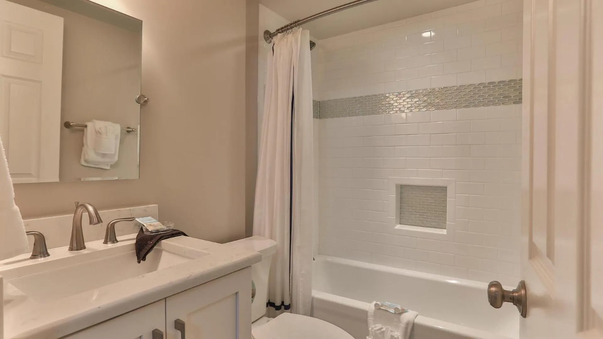 Southbay By The Gulf 132 Is A Completely Renovated 3 Bedroom Front Townhome In Semesterbostad *