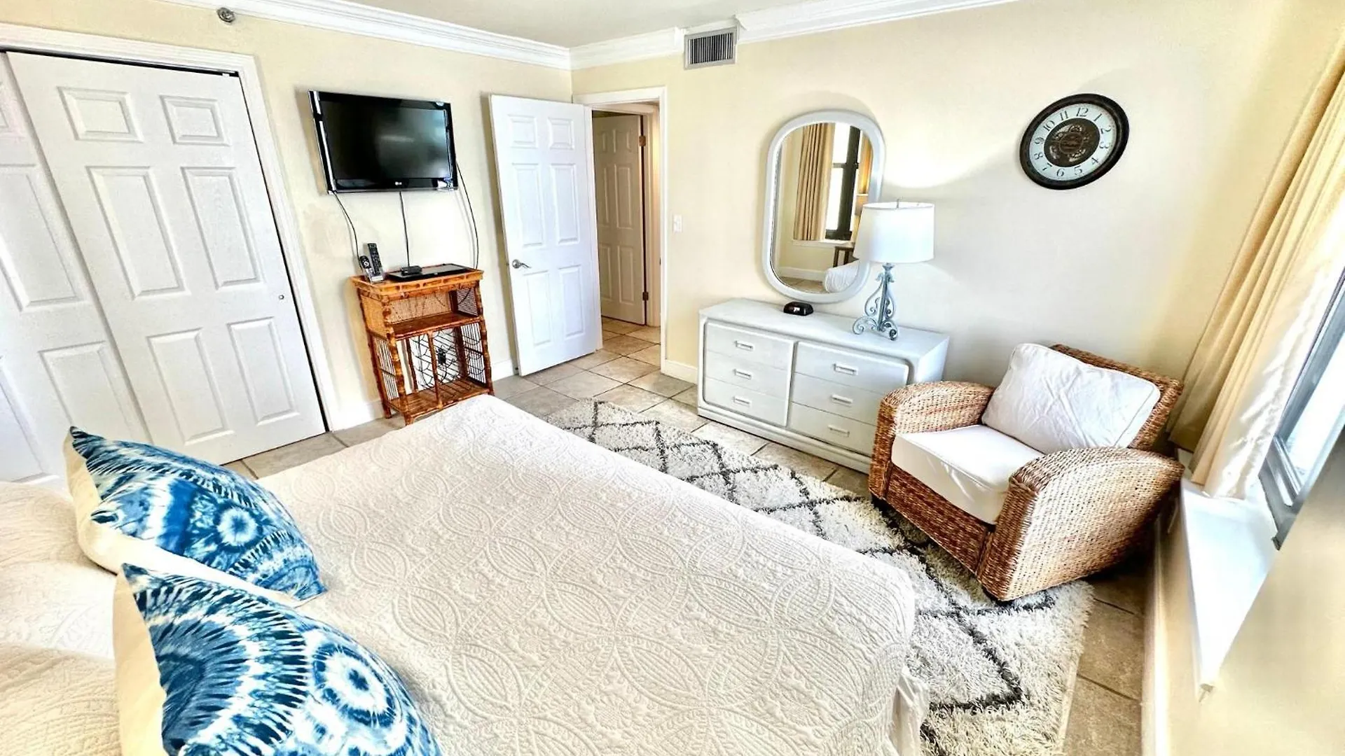 4086 Beachside One *