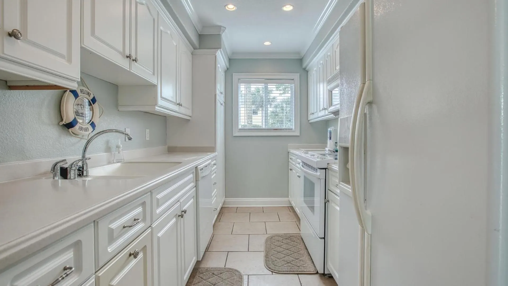 Holiday home Southbay 33 Short Walk To 300ft Of Private 3 Bedroom Townhome *