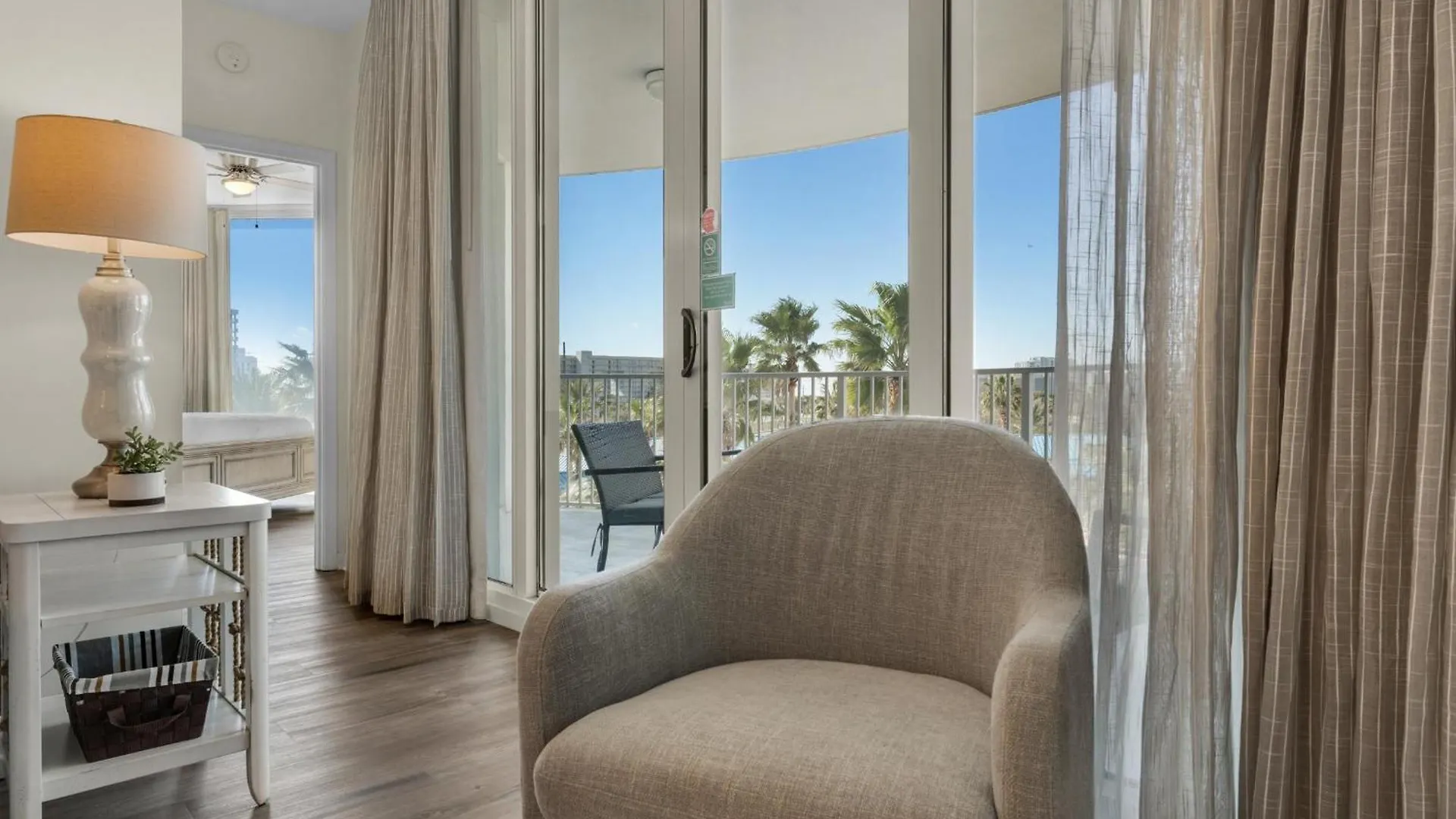 Palms #1415 Full 2 Bedroom Apartment Destin