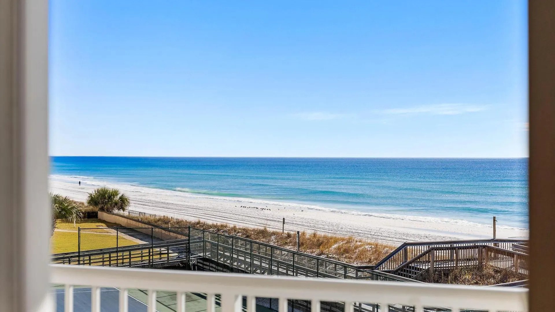 Surf And Racquet Unit 303