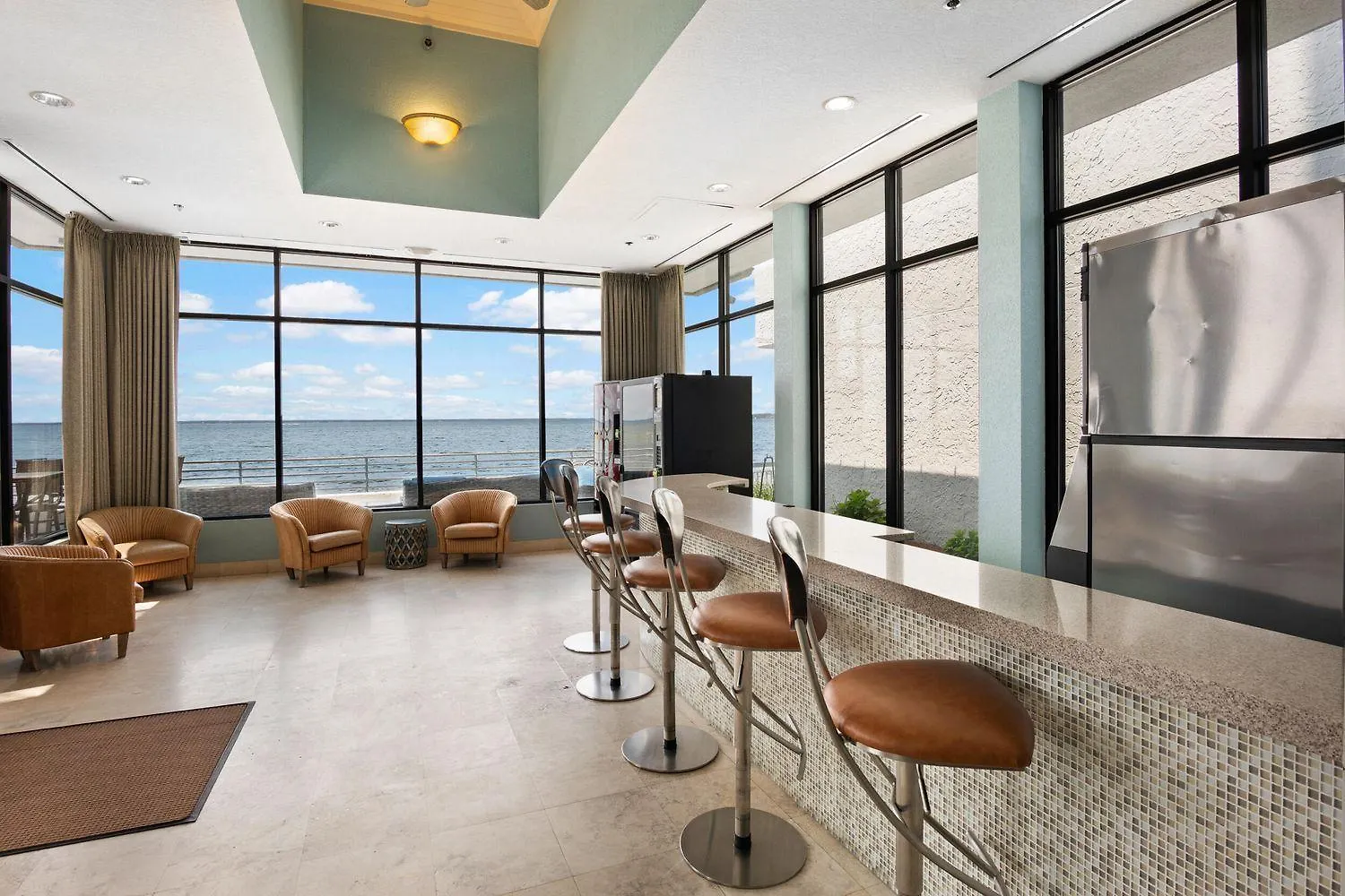 Sandestin Bayfront With Balcony And Breathtaking Views Destin