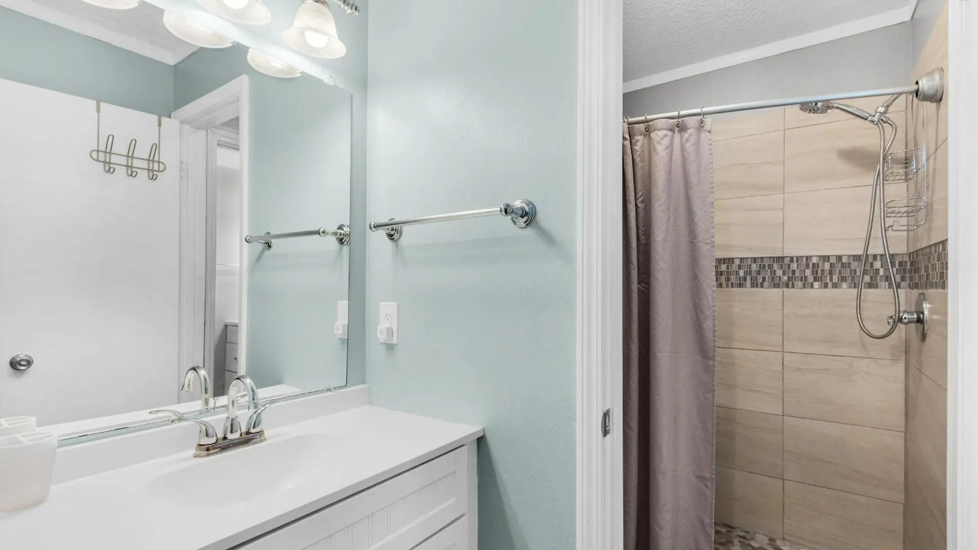 Lakeview #6- Emerald Searenity Destin