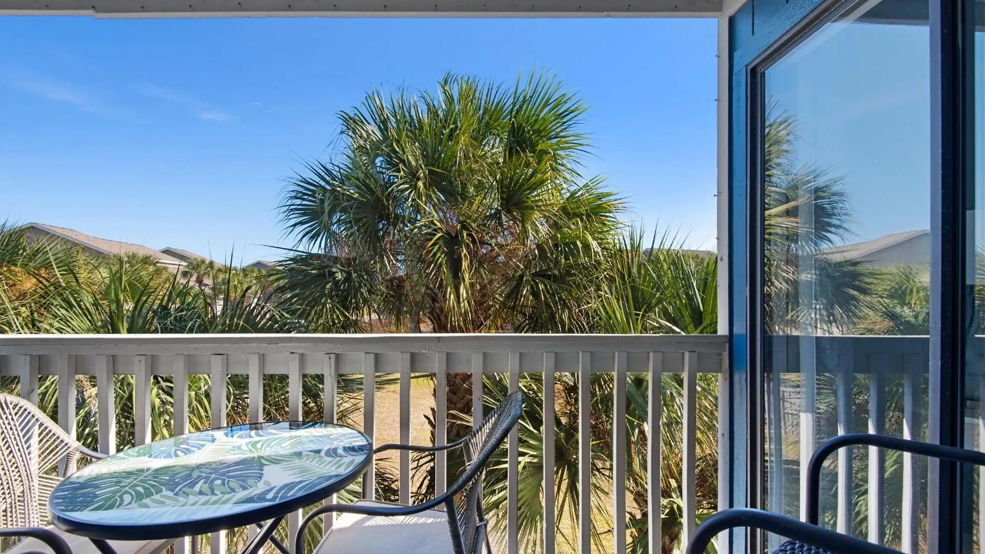 Lakeview #6- Emerald Searenity Holiday home *