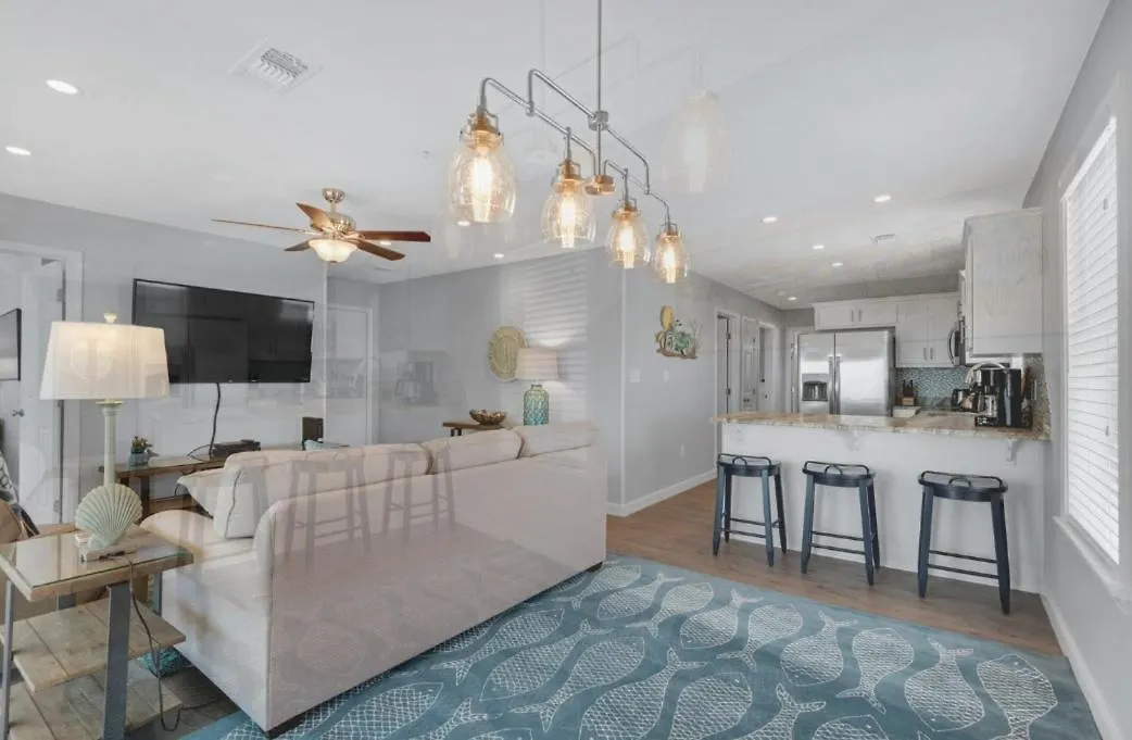 Remodeled 3 Bedroom - In The Heart Of Destin! * Destin
