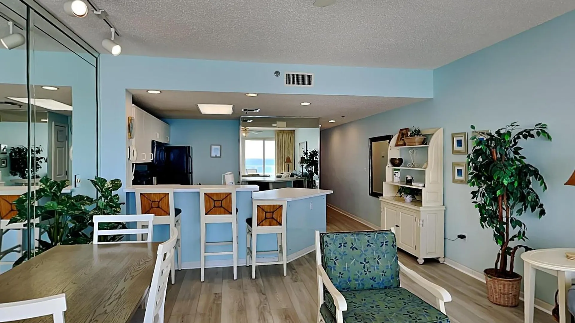 Apartment Sterling Sands #711