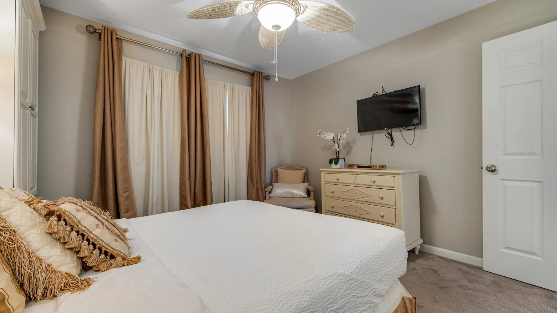 Dolphin Run At Reef Townhomes