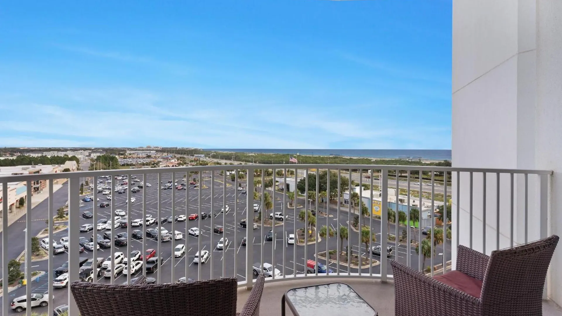 Palms #1814 Jr. 2br *
