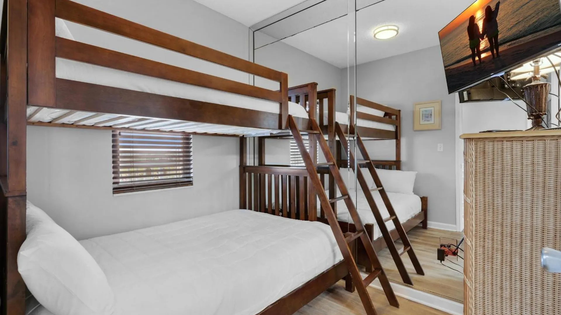 度假居 Sterling Sands 707 *
