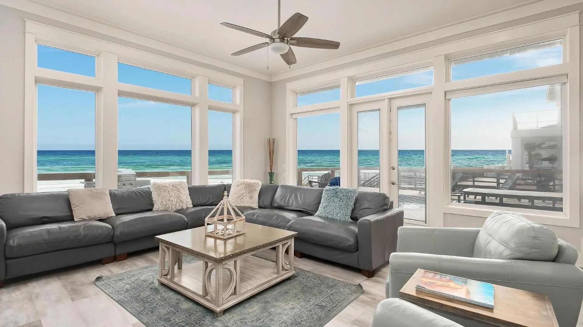Latitudes * Destin