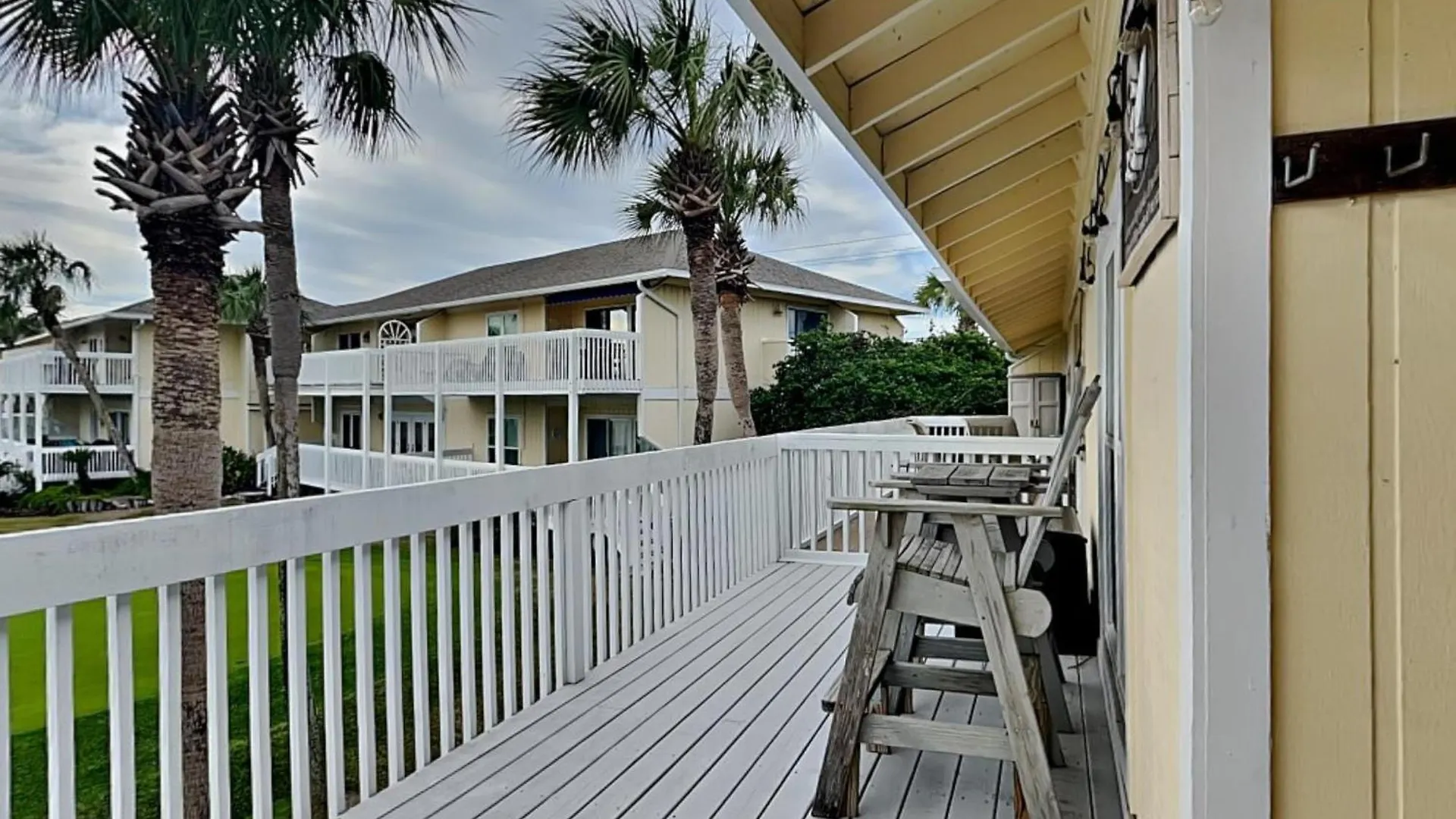 Apartment Sandpiper Cove 2084 *