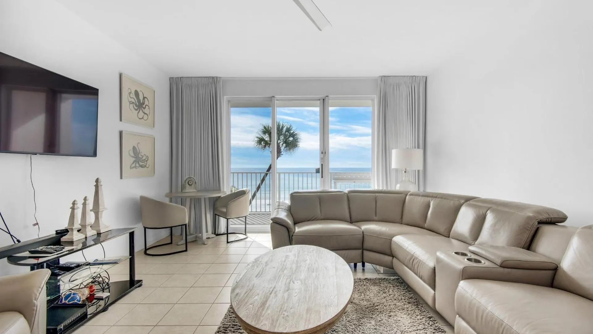Holiday home Majestic Sun 302a